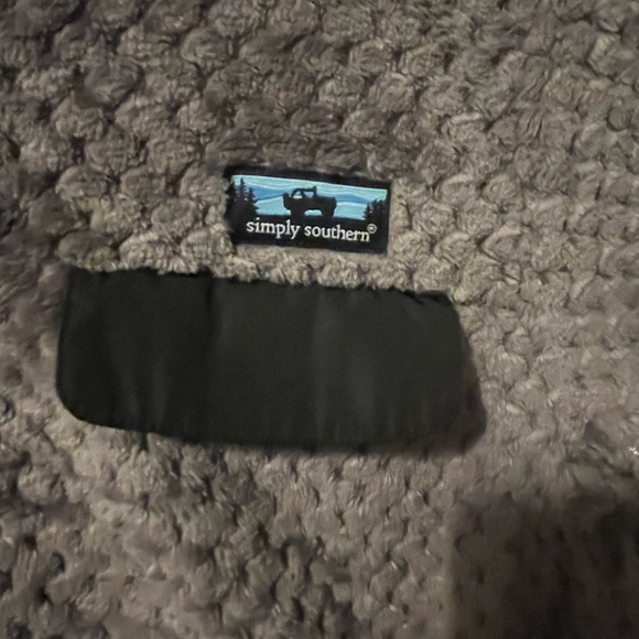 Simply southern sherpa like sweatshirt. Very soft with little buttons at the top - Picture 2 of 5